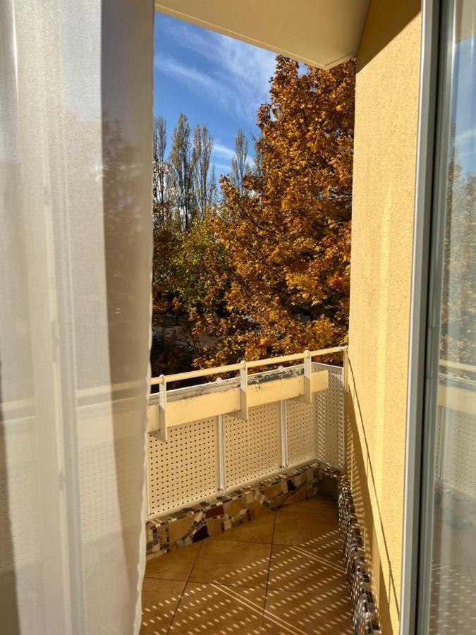 Privatunterkunft Kleiner Balkon In Muenchen West Экстерьер фото